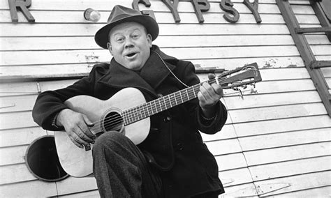 'A Holly Jolly Christmas': Behind Burl Ives’ Holiday Classic.